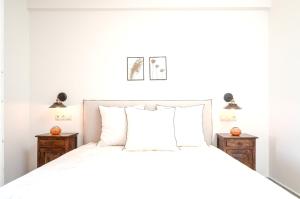 Postel nebo postele na pokoji v ubytování Welcoming Villa in Naxos with Sea and Mountain Views