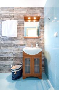 Koupelna v ubytování Welcoming Villa in Naxos with Sea and Mountain Views + 24 fotografií