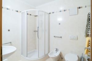 A bathroom at Apparthotel Feldhof - Living and Bistro