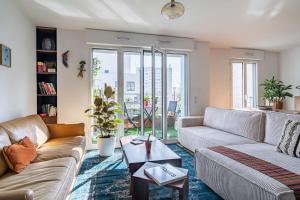 Posedenie v ubytovaní Stunning apartment with balcony to visit Paris