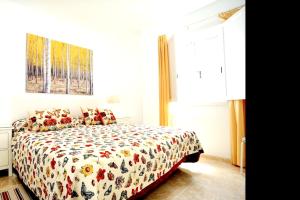 Een bed of bedden in een kamer bij 2 bedrooms appartement with wifi at San Cristobal de La Laguna