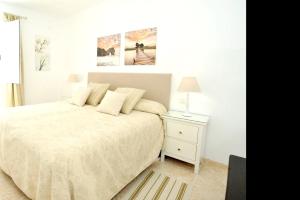 Llit o llits en una habitació de 2 bedrooms appartement with wifi at San Cristobal de La Laguna