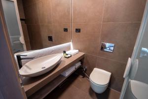 Bagno di Bloom Suites