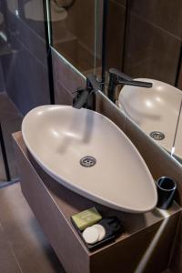 Bagno di Bloom Suites