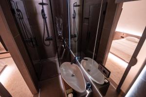 Bagno di Bloom Suites