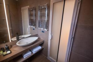 Bagno di Bloom Suites