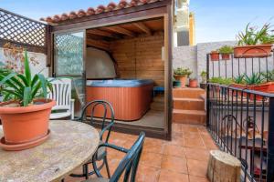 Balkón nebo terasa v ubytování Charming House with Mountain Views in Puebla de Don Rodrigo