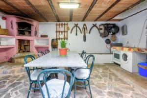 Fotografie z fotogalerie ubytování Charming House with Mountain Views in Puebla de Don Rodrigo v destinaci Puebla de Don Rodrigo