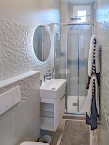Kylpyhuone majoituspaikassa The blue suite Etretat