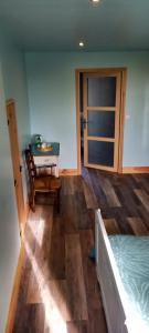 Zdjęcie z galerii obiektu La maison vanillier w mieście Saint-Cyr-du-Bailleul