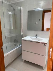 A bathroom at La Manga - Castillo de Mar 2A - Mar menor