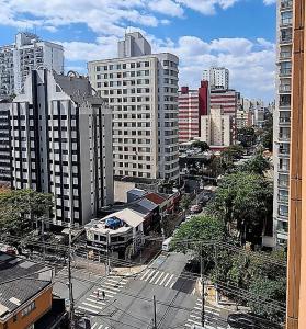 a view of a city with tall buildings at Flat R Borges Lagoa Ibirapuera c/ garagem UH1005 in Sao Paulo