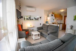 Kuchyň nebo kuchyňský kout v ubytování Chalet Migjorn Riumar Pura Natura
