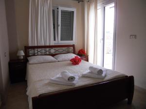 Ein Bett oder Betten in einem Zimmer der Unterkunft Anavra Studios