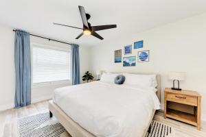 Gallery image of King Bed & Patio, Minutes to the Beach in Osprey +30 photos