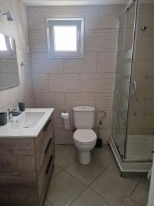 Kúpeľňa v ubytovaní CASA YEI -Apto. a 4 minutos de la playa