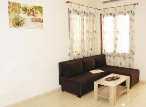 A seating area at Mat Old Town Apartments A