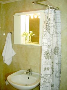 A bathroom at Mat Old Town Apartments A