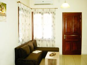 A seating area at Mat Old Town Apartments A