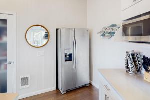 Gallery image of Driftwood Waves in Pebble Beach