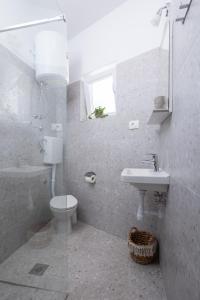 Koupelna v ubytování Apartments Nikolic