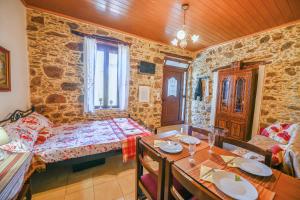 キサモスにあるStone house for relaxation in Elosのギャラリーの写真