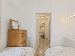 Postel nebo postele na pokoji v ubytování Self Catering Belfast Apartment