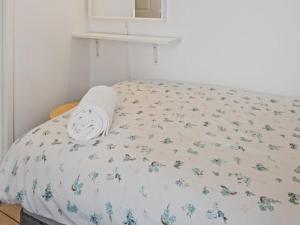Postel nebo postele na pokoji v ubytování Self Catering Belfast Apartment