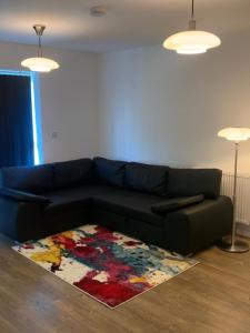 Posezení v ubytování Brand New Posh 1 Bed Lakeside Flat No parties No Events