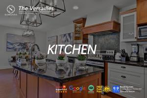 The Versailles by Samsara Resort Top Luxury Top View 1300SQF 2BEDROOM 2BATHROM的厨房或小厨房