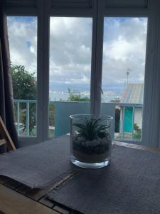 Rõdu või terrass majutusasutuses Studio PeTiT CoCon Anse Mitan Trois Ilets