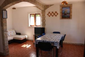 Χώρος καθιστικού στο Seaside family friendly house with a swimming pool Cove Ladjin - Landjin, Pasman - 20394