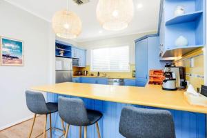 Cucina o angolo cottura di OFFLINE - NEW LISTING DISCOUNT - Sunset Sands at Goolwa Beach