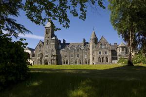 Afbeelding uit fotogalerij van Raven Wing Apartments - Highland Club Scotland in Fort Augustus