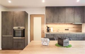 Kuchyň nebo kuchyňský kout v ubytování Ferienwohnung Mit Ausblick + 7 fotografií
