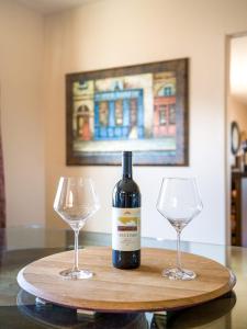 Nápoje v ubytování Wine Lover's Retreat - The Uncork and Unwind Experience