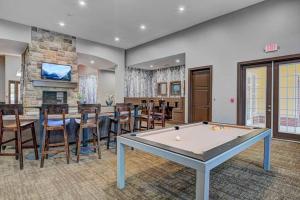 Gambar di galeri bagi An Exquisite 3 BedroomTownhome in Zionsville di Zionsville