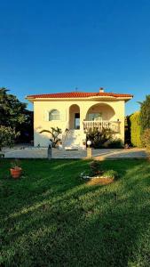 Κήπος έξω από το Villa Harris