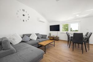 TV a/nebo společenská místnost v ubytování Luxury apartments Lotus&Lovor