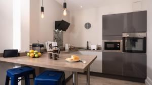 Η κουζίνα ή μικρή κουζίνα στο Calm - 1BR - 1BA - Apartment - Central Ambleside