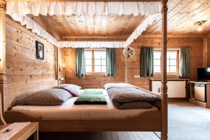 TV a/nebo společenská místnost v ubytování Gämsle Hotel, Wirtshaus & mehr