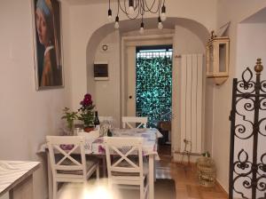 Фотография из галереи Downtown secret apartment в Загребе