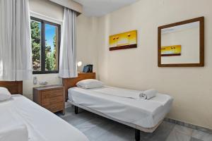 Posteľ alebo postele v izbe v ubytovaní Family apartment with pool in Riviera del Sol by Costarentals - Ref 208
