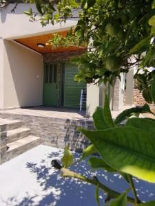 Zahrada ubytování Cosmitsa House