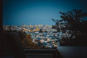 Linna Sapporo üldine vaade või majutusasutusest 札幌西野夢幻夜景附庭院 Sapporo Night View House pildistatud vaade