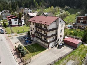 an aerial view of a house in a city at Mirarosa in Krynica Zdrój