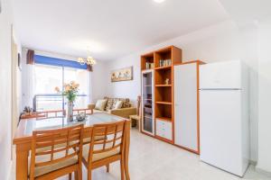 Kuchyň nebo kuchyňský kout v ubytování Apartamento Turquesa Beach 310B - Grupo Turis