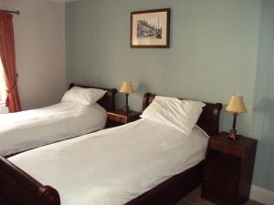 喬治旅館房間的床