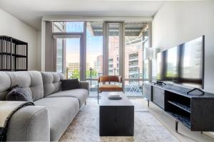 Gallery image of Pioneer Sq 1BR w WD Gym BBQ Sound view SEA-157 in Seattle
