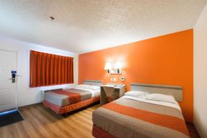 Postel nebo postele na pokoji v ubytování Motel 6-Sparks, NV - Airport - Sparks